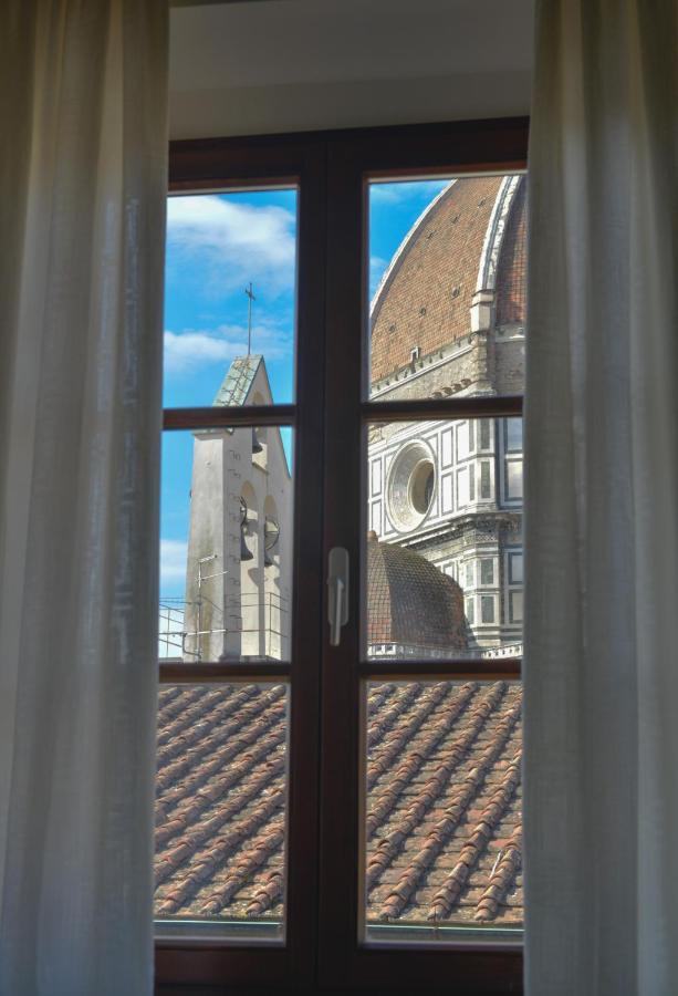 Windows On Dome Luxury Rooftop Apartment Florenz