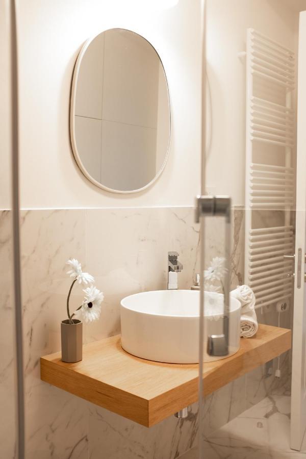 Windows On Dome Luxury Rooftop Apartment Florenz