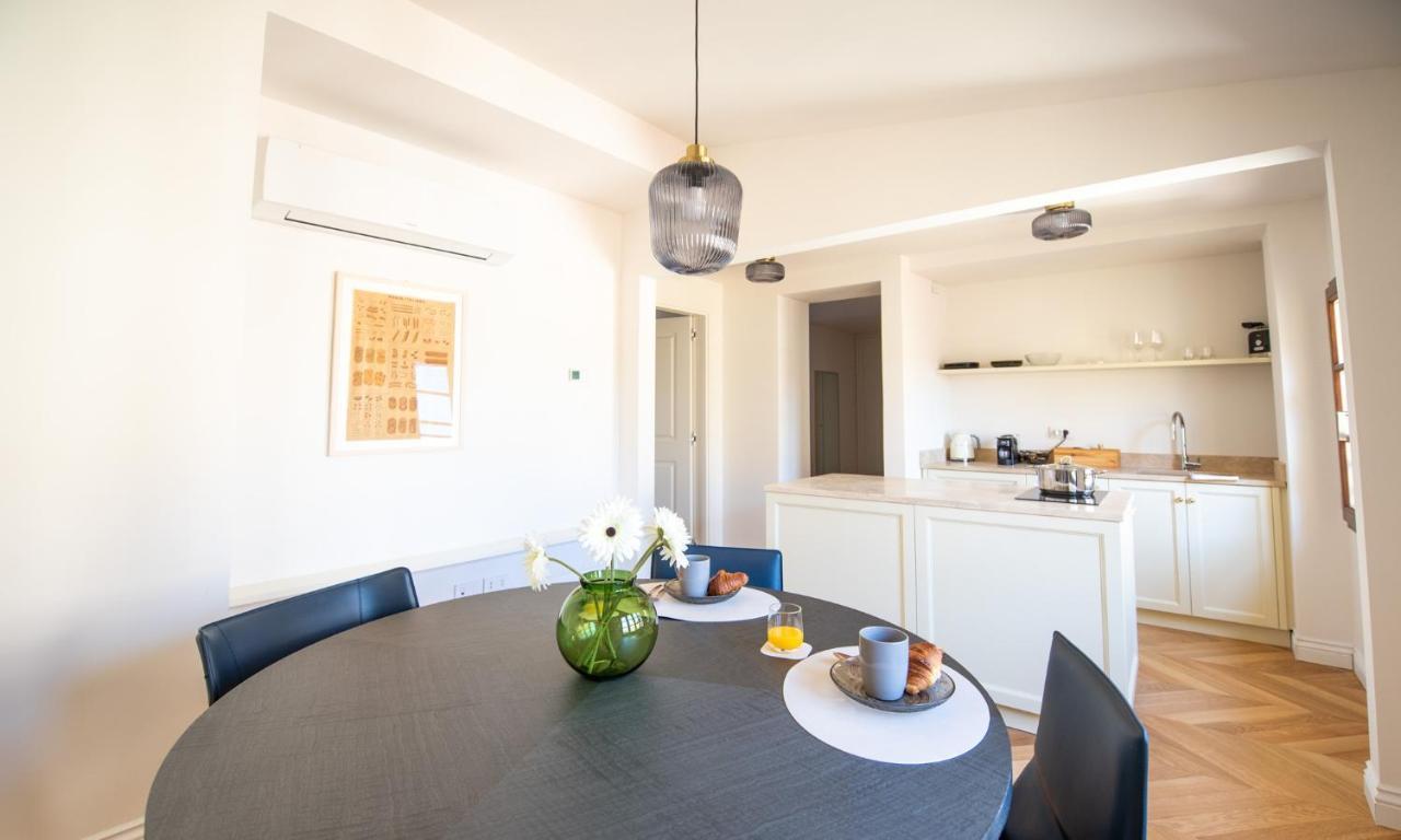 Apartment Windows On Dome Luxury Rooftop Florenz